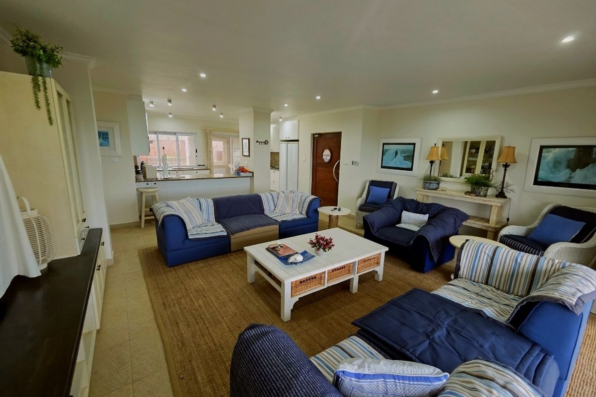 Coastal Dream living - Photo 3