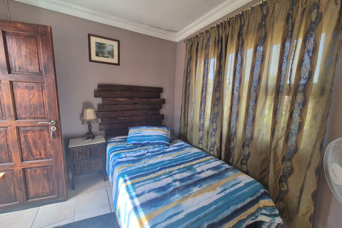 Income-Generating Guesthouse | 4 Chalets + Main House | 50-100m from Vaal Dam! - Photo 3
