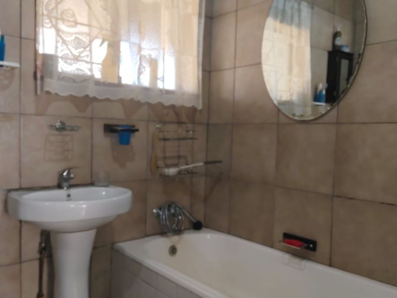 Family Home with Great Potential in Sasolburg - Photo 9