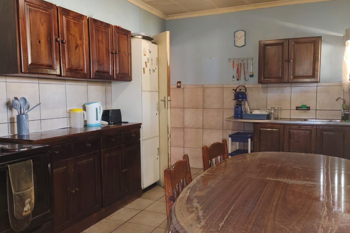 Family Home with Great Potential in Sasolburg - Photo 5