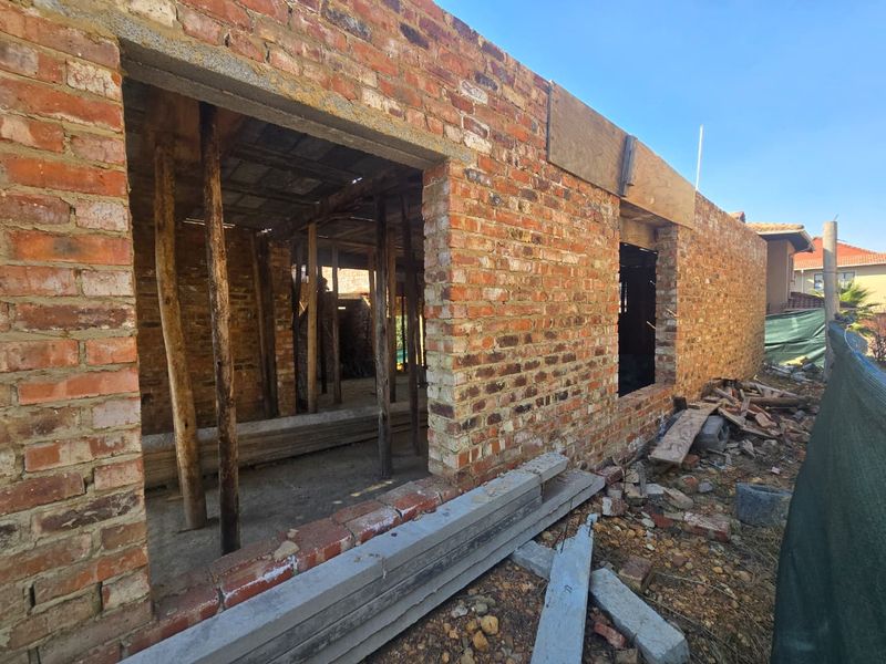 SOLE MANDATE | Semi-Built Duplex with Approved Plans in Kubali River Estate. - Photo 6