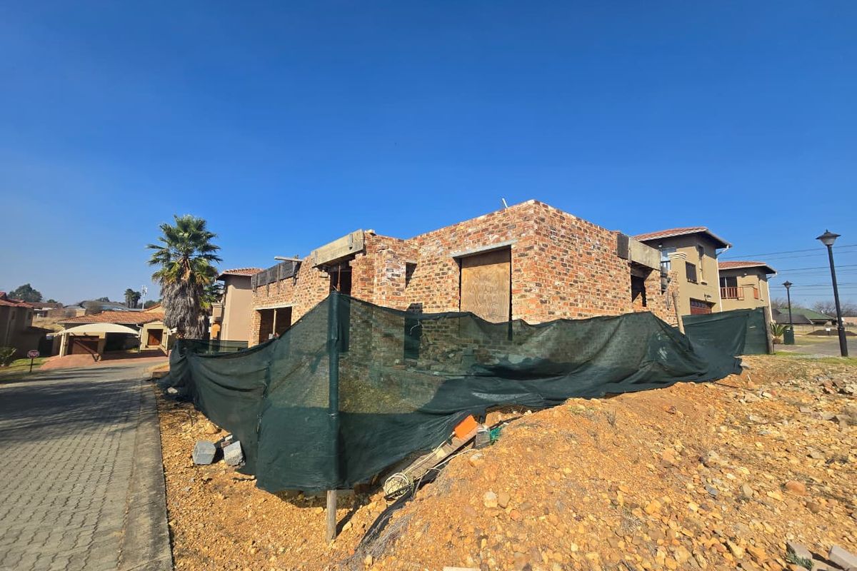 SOLE MANDATE | Semi-Built Duplex with Approved Plans in Kubali River Estate. - Photo 4