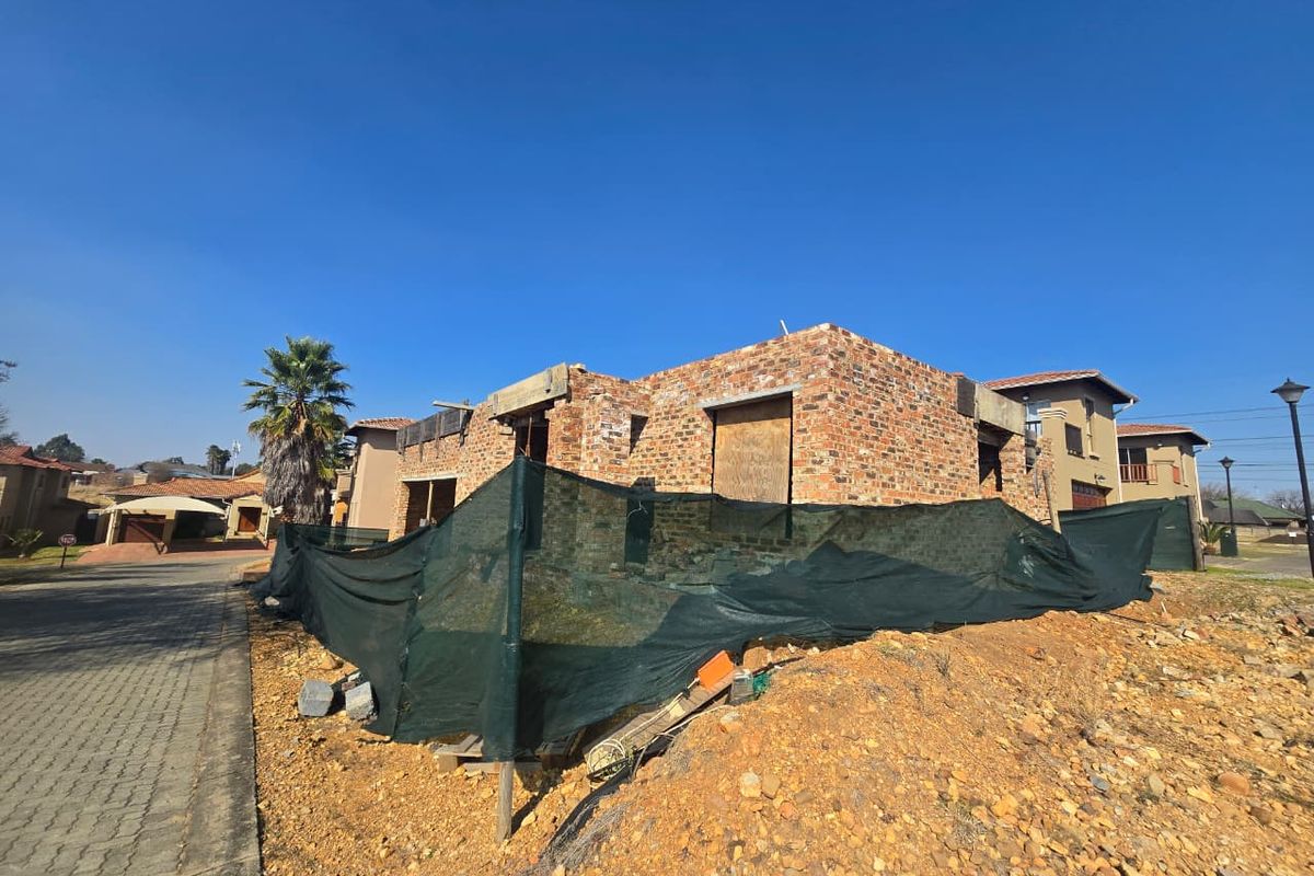 SOLE MANDATE | Semi-Built Duplex with Approved Plans in Kubali River Estate. - Photo 2