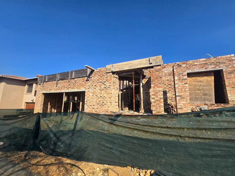 SOLE MANDATE | Semi-Built Duplex with Approved Plans in Kubali River Estate. - Photo 3