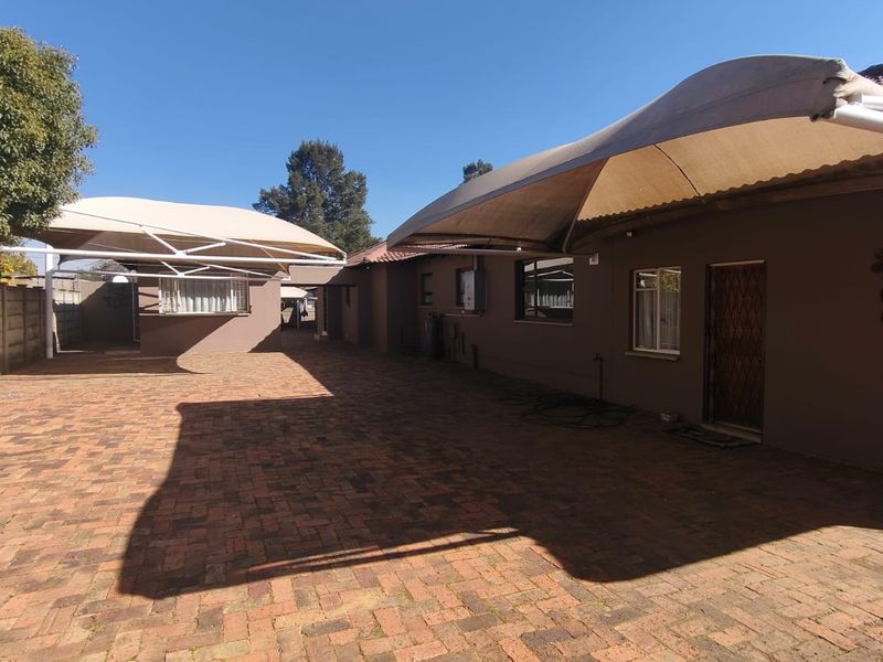 Single bedroom furnished units available to rent, Vaalpark - Photo 10