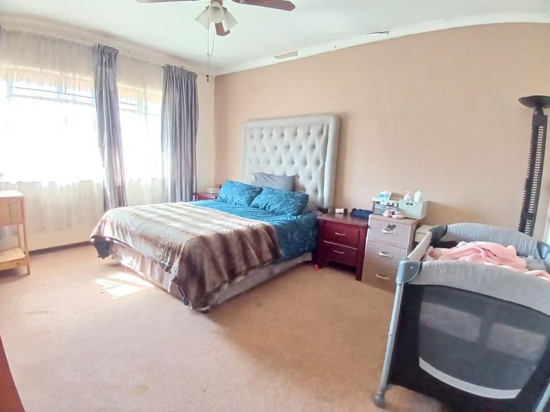 BEAUTIFUL HOUSE TO RENT IN VAALPARK - Photo 8