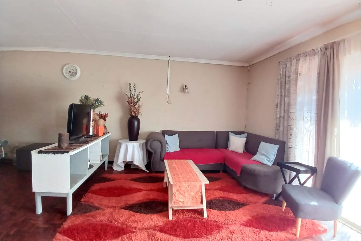 BEAUTIFUL HOUSE TO RENT IN VAALPARK - Photo 2
