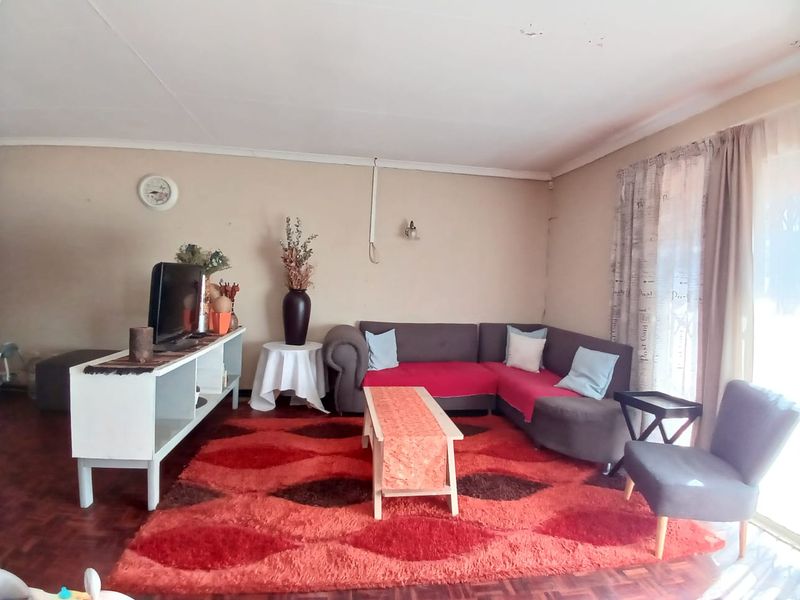 BEAUTIFUL HOUSE TO RENT IN VAALPARK - Photo 2