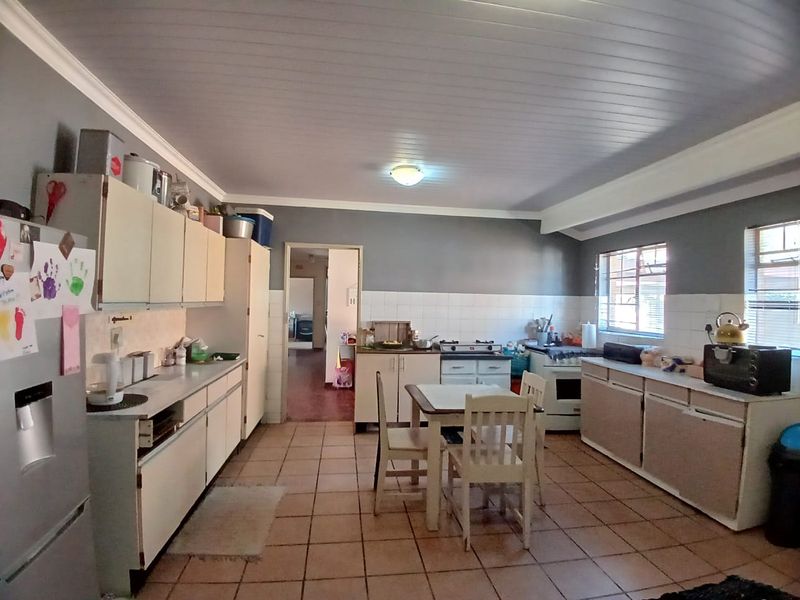 BEAUTIFUL HOUSE TO RENT IN VAALPARK - Photo 6