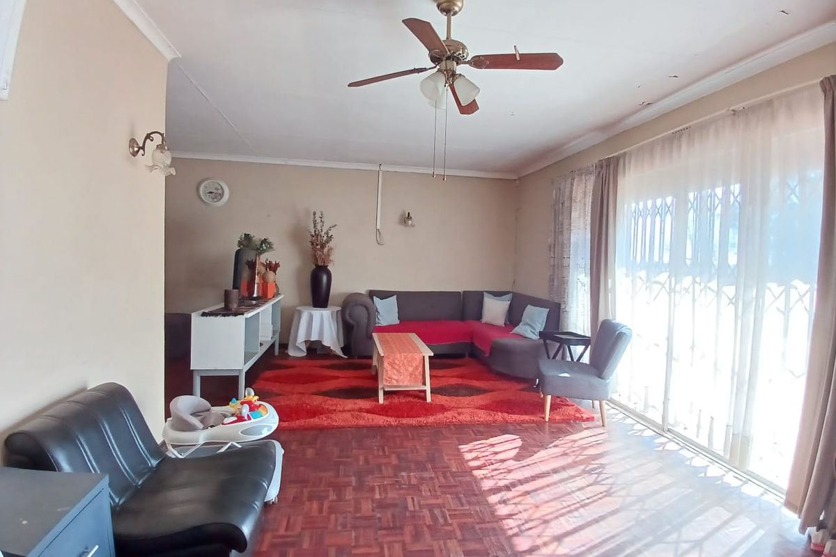 BEAUTIFUL HOUSE TO RENT IN VAALPARK - Photo 3