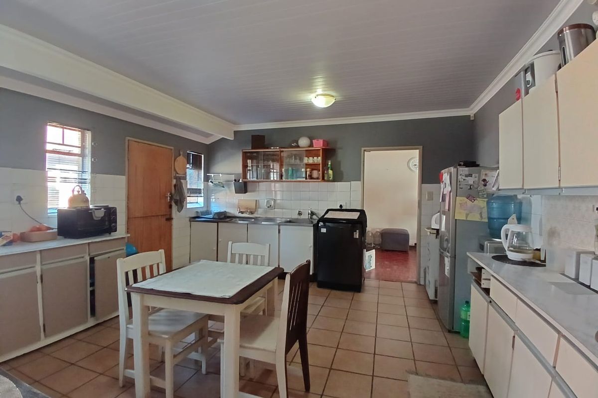 BEAUTIFUL HOUSE TO RENT IN VAALPARK - Photo 4