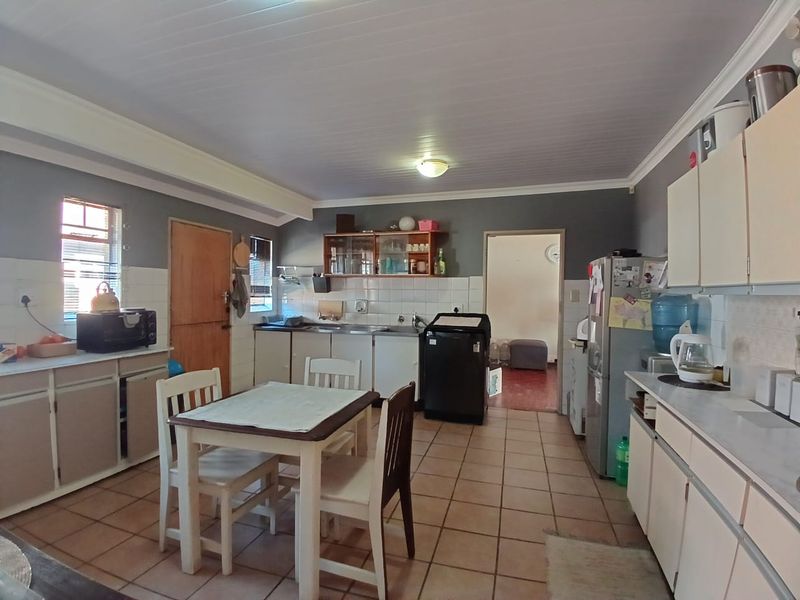 BEAUTIFUL HOUSE TO RENT IN VAALPARK - Photo 4