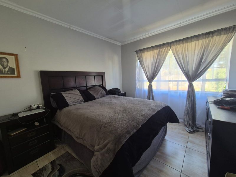 Neat Home in great condition, Perfect for Families or Investors! - Photo 3