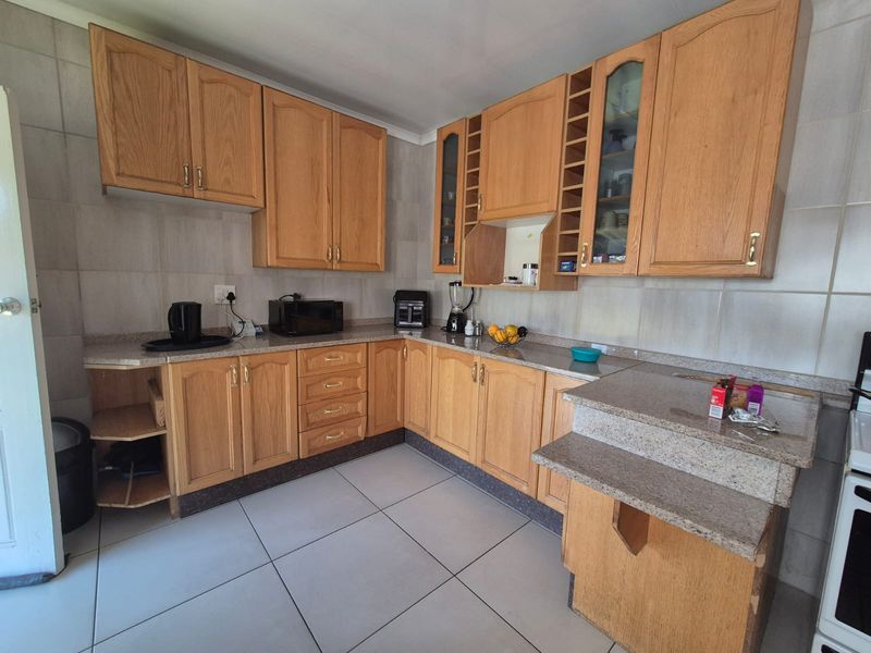 Neat Home in great condition, Perfect for Families or Investors! - Photo 6