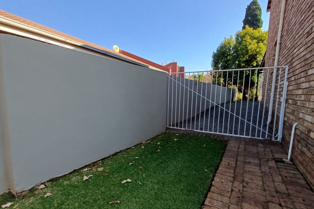 Massive Home For Sale In A Prime Location - Photo 4