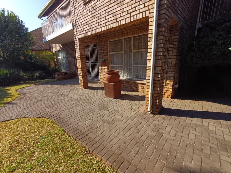 Massive Home For Sale In A Prime Location - Photo 2
