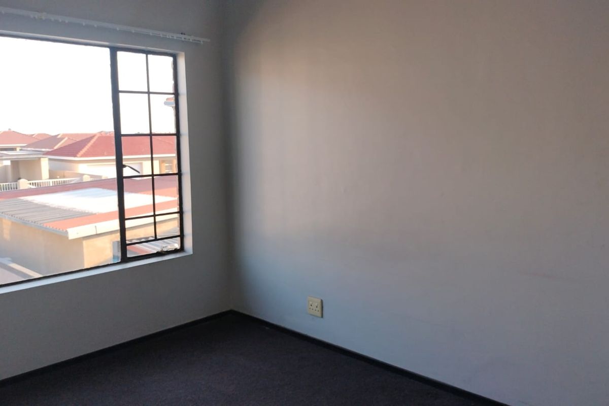 2 Bedroom Aprtment for Sale in Snneveld - Photo 3