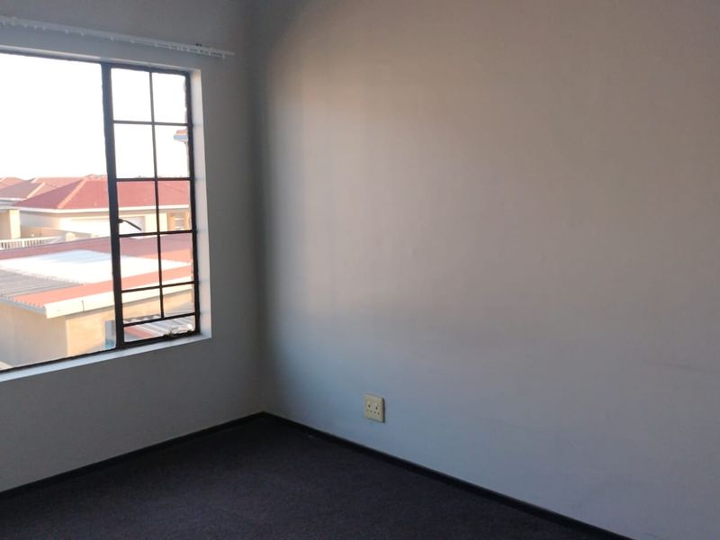 2 Bedroom Aprtment for Sale in Snneveld - Photo 3