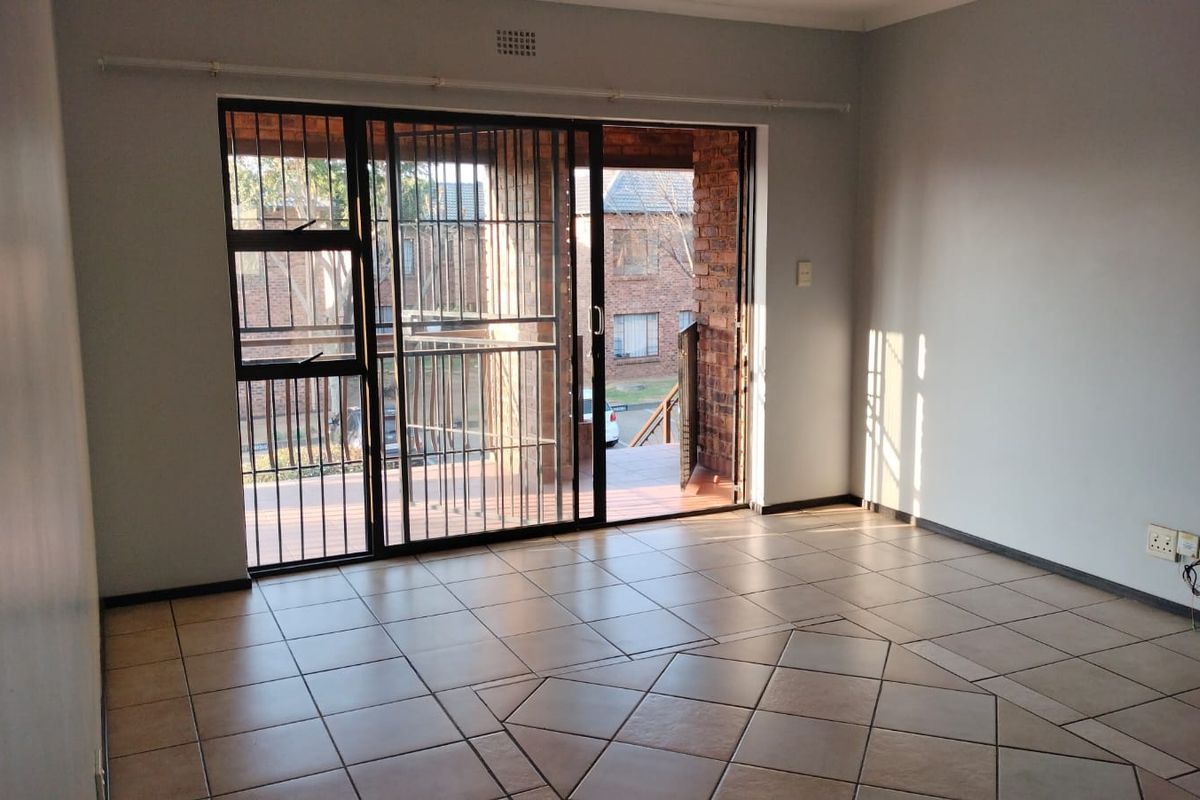 2 Bedroom Aprtment for Sale in Snneveld - Photo 2
