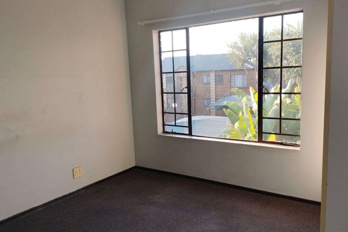 2 Bedroom Aprtment for Sale in Snneveld - Photo 4