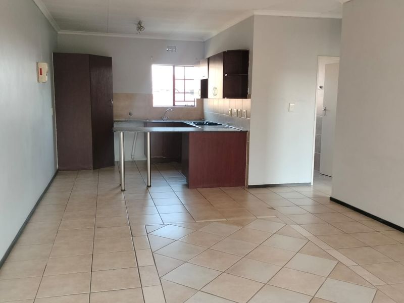 2 Bedroom Aprtment for Sale in Snneveld - Photo 6