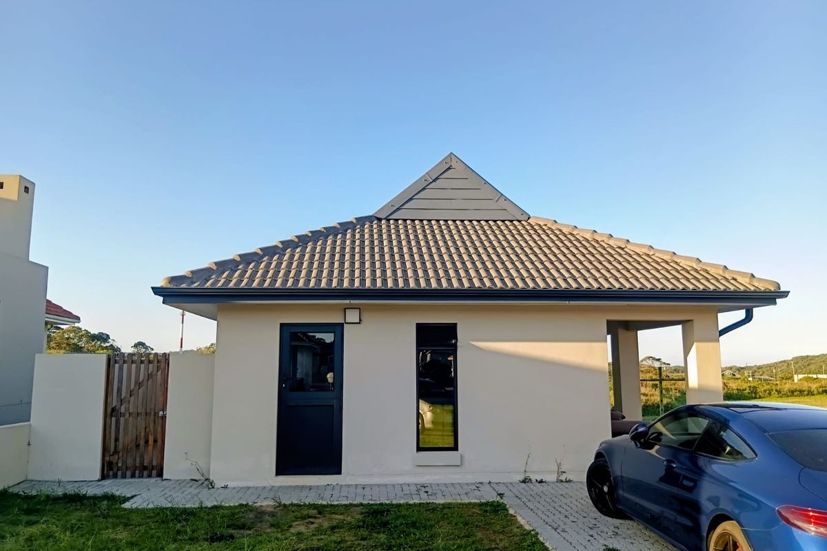 3 Bedroom House For Sale In Kidds Beach - Photo 2