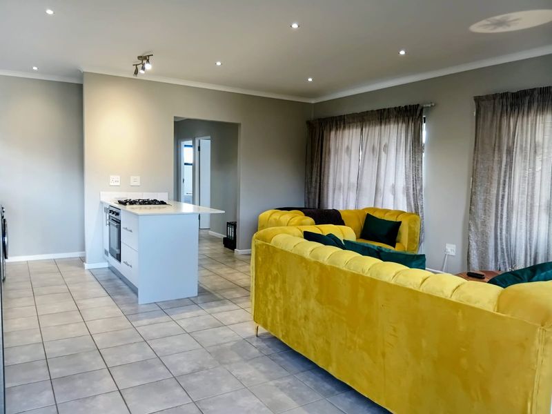 3 Bedroom House For Sale In Kidds Beach - Photo 3