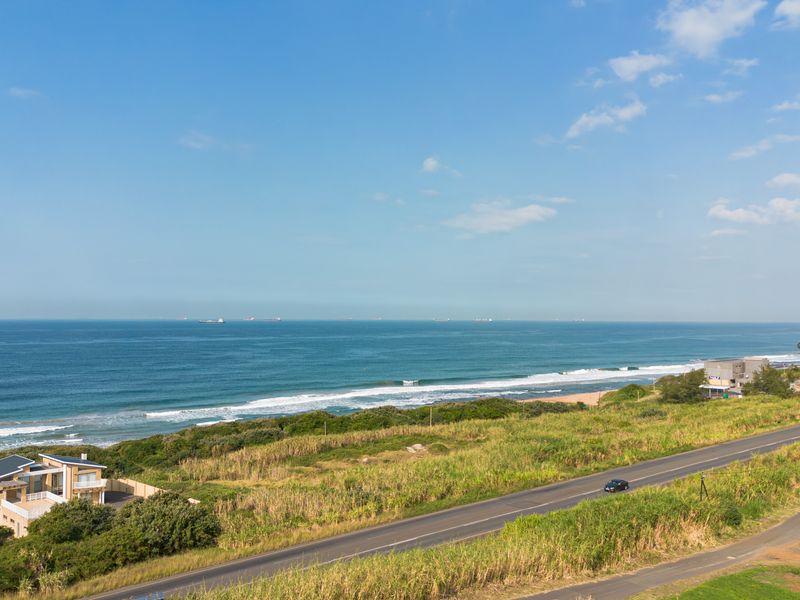 **Panoramic Ocean Views & Endless Potential on the Ballito to Umdloti Coastline** - Photo 4