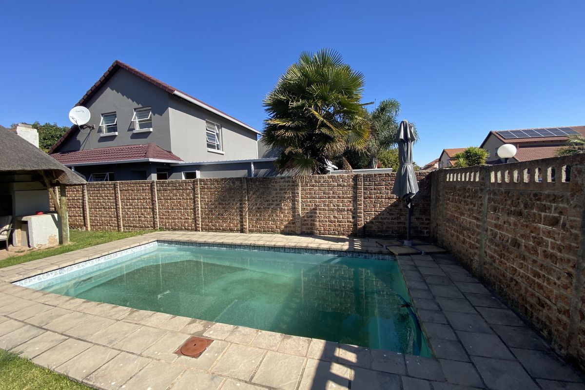 4 Bedroom Property in Estate In Ravenswood - Photo 4