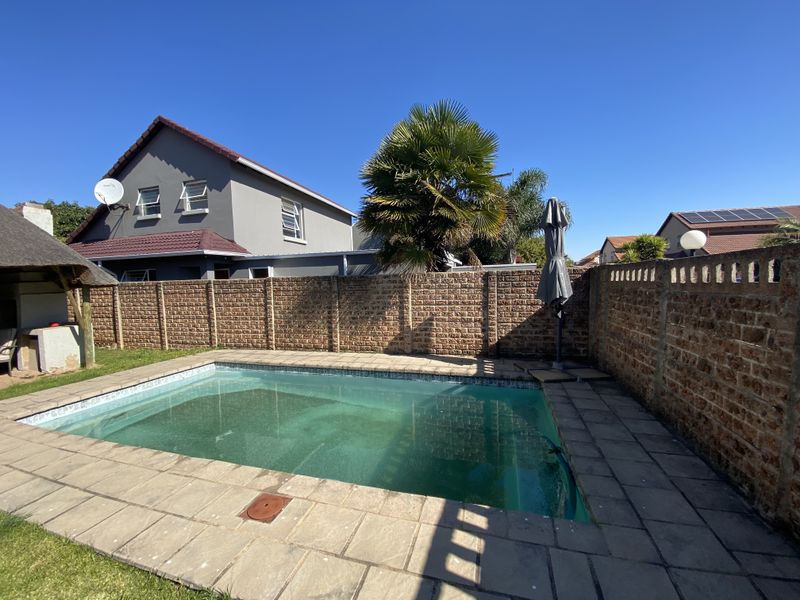 4 Bedroom Property in Estate In Ravenswood - Photo 4