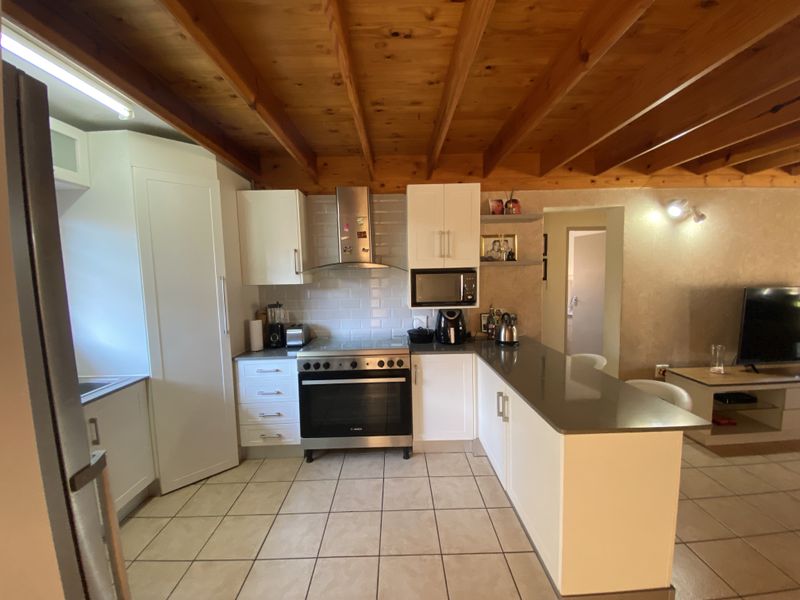 4 Bedroom Property in Estate In Ravenswood - Photo 9