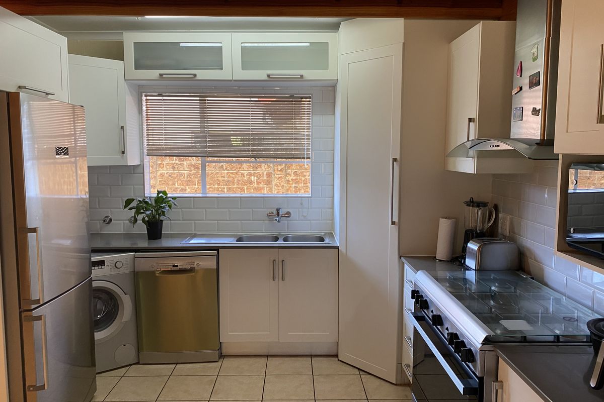 4 Bedroom Property in Estate In Ravenswood - Photo 3