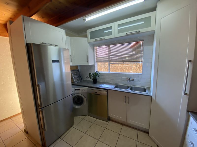 4 Bedroom Property in Estate In Ravenswood - Photo 6