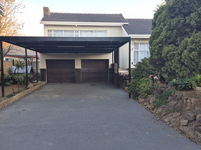 Family house for sale in witbank ext 29. - Photo 1