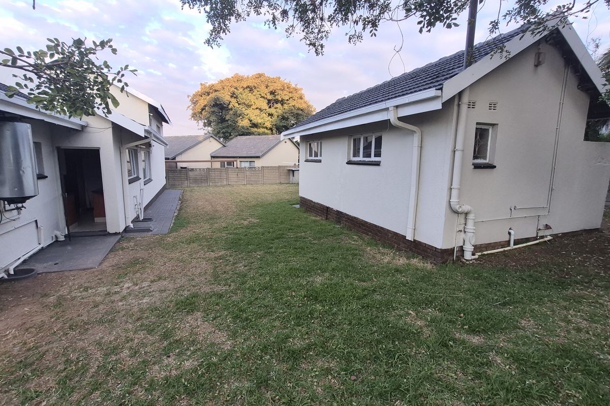 Family house for sale in witbank ext 29. - Photo 5