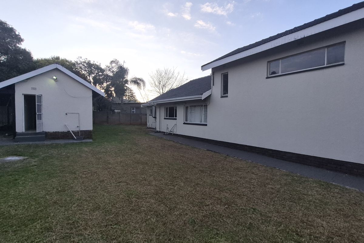 Family house for sale in witbank ext 29. - Photo 3