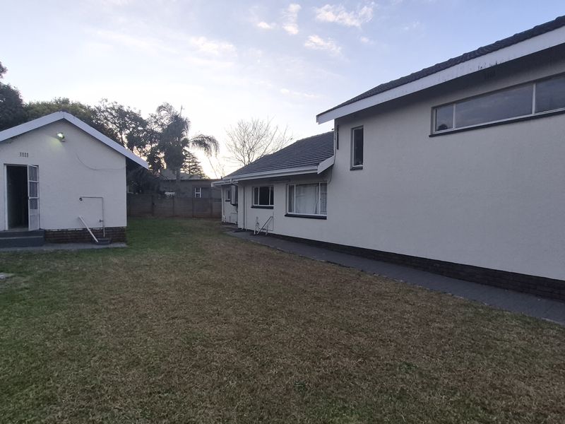 Family house for sale in witbank ext 29. - Photo 3