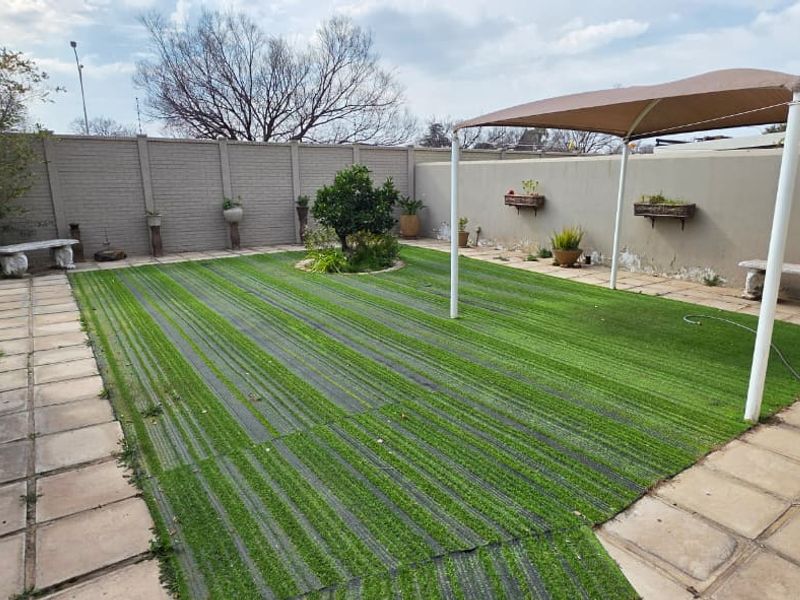 !Perfect Priced in a Secured Area! - Photo 7