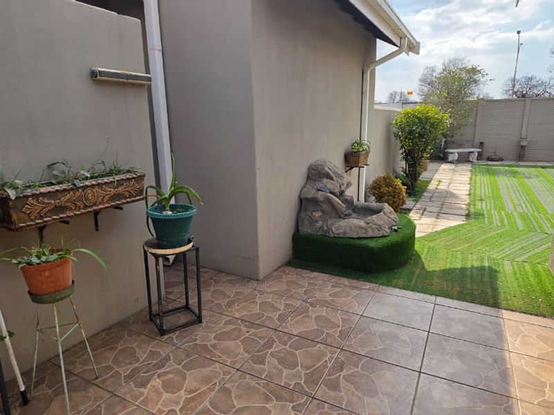 !Perfect Priced in a Secured Area! - Photo 6