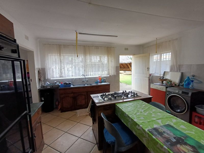 Sunny Home For Sale In SW 1 90% Solar & Extra Full Flatlet - Photo 3