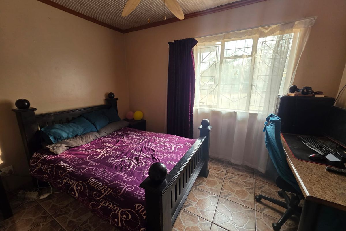 COZY FAMILY HOME FOR SALE IN SASOLBURG - Photo 5