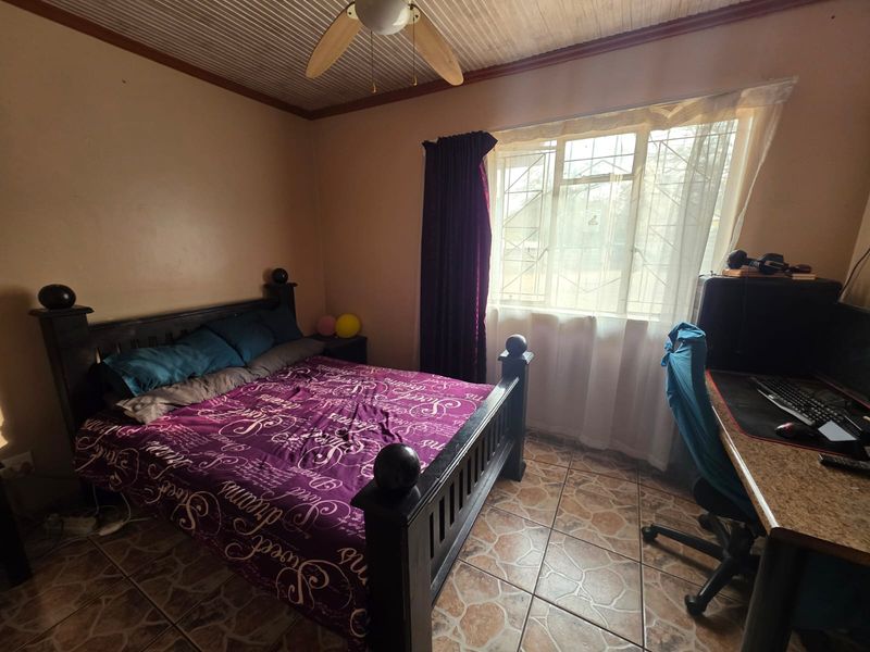 COZY FAMILY HOME FOR SALE IN SASOLBURG - Photo 5