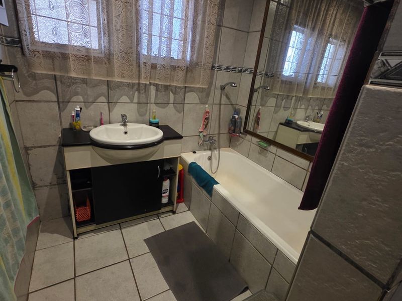 COZY FAMILY HOME FOR SALE IN SASOLBURG - Photo 8
