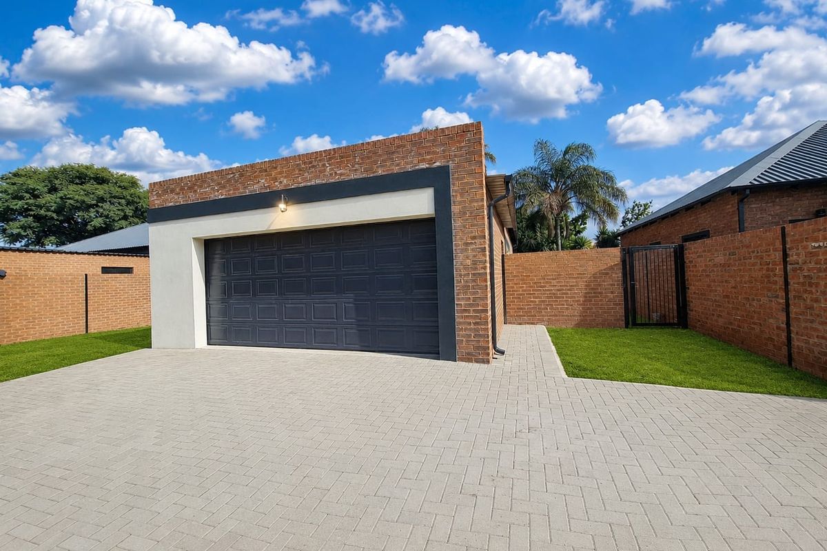 Full title 3 Bedroom Annlin - Photo 3