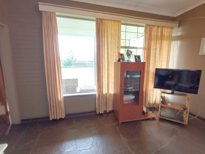 Do You Want Yard Space In The Magnificent Area Of SW 5. 70% OFF THE GRID - Photo 8