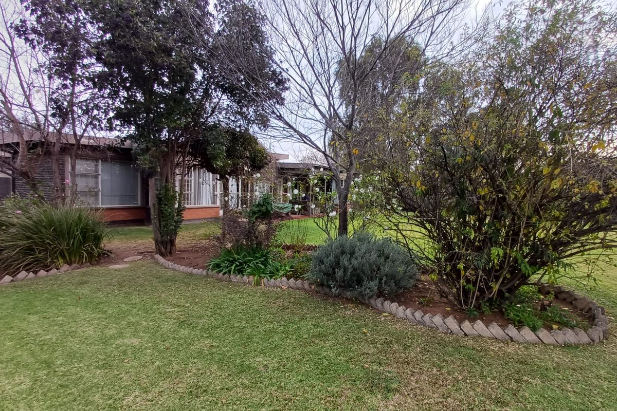 Do You Want Yard Space In The Magnificent Area Of SW 5. 70% OFF THE GRID - Photo 4