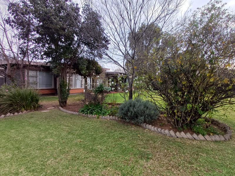 Do You Want Yard Space In The Magnificent Area Of SW 5. 70% OFF THE GRID - Photo 4