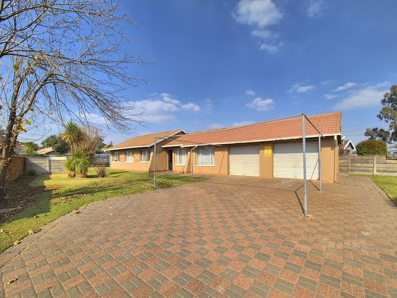 Neat Well Maintained Property Up For Grabs - Photo 1
