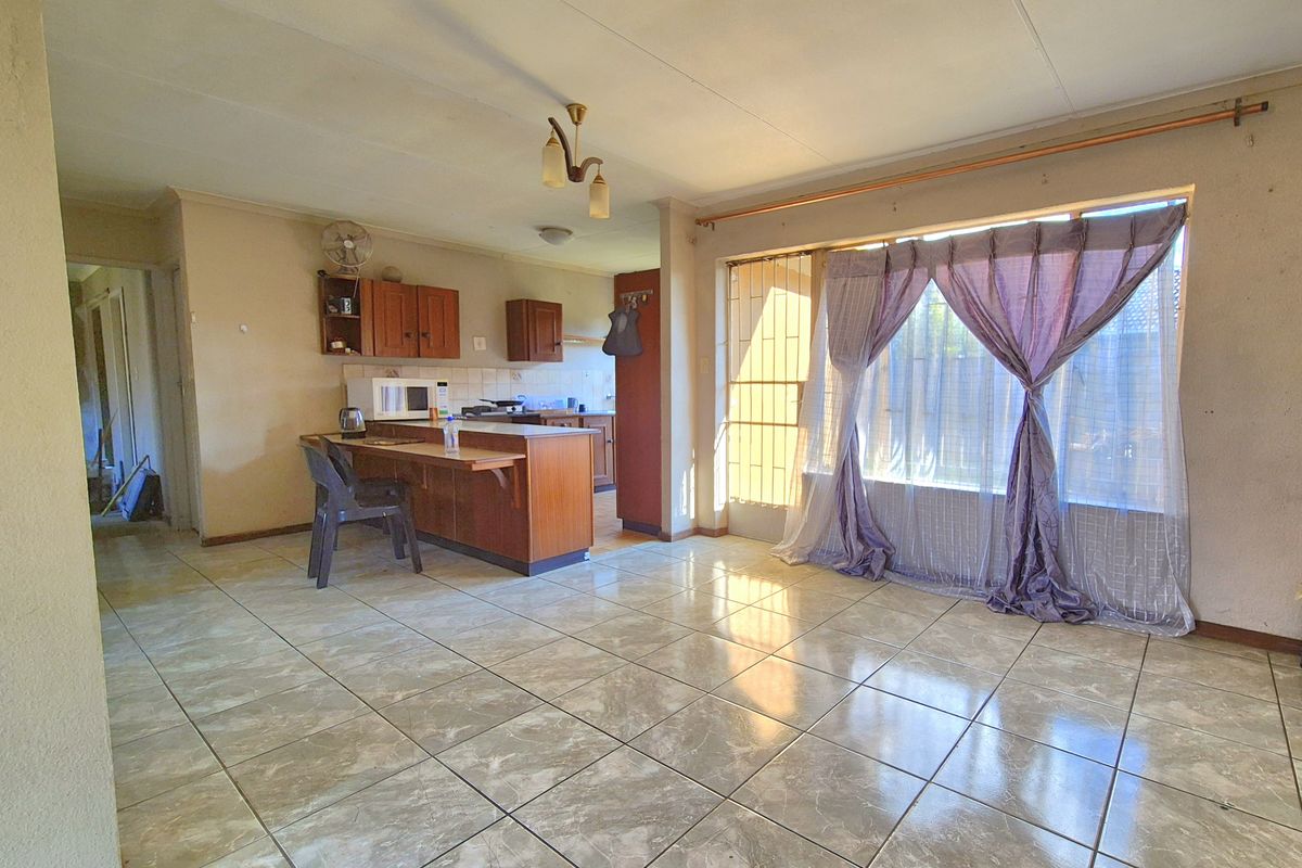 Neat Well Maintained Property Up For Grabs - Photo 4