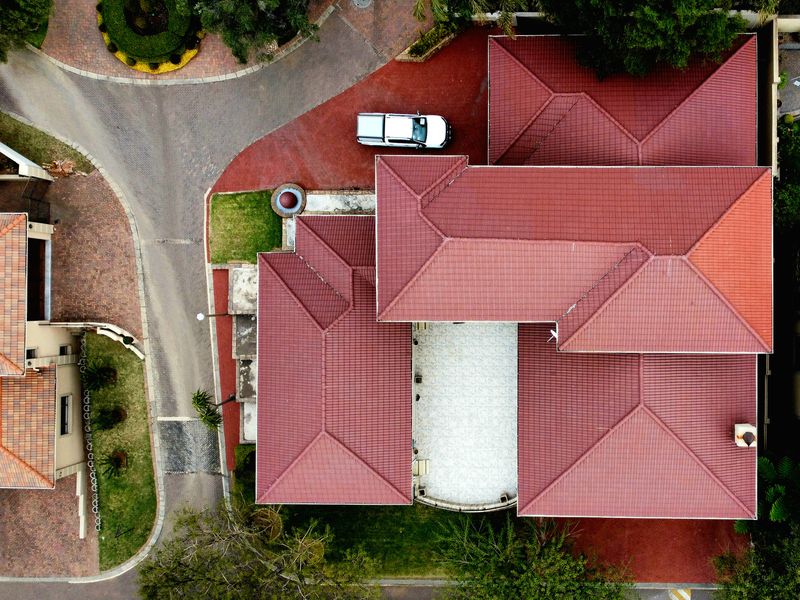 Sophisticated 4 Bedroom Residence in Reyno Heights, Ben Fleur - Photo 5